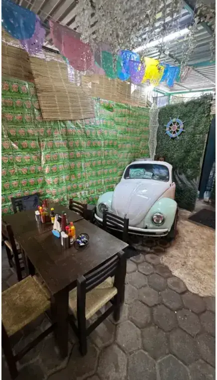 Interior y decoración de Mariscos La Combi