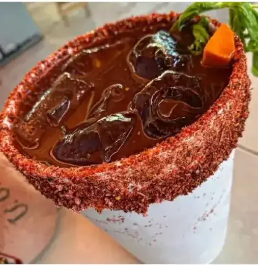 Michelada preparada de La Combi